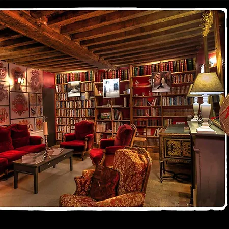 Manoir De Livet