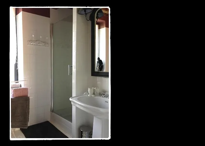 Manoir De Livet Bed & Breakfast 3*